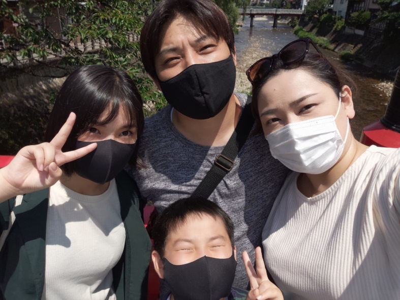置田さん ご家族とお出掛け中のショット