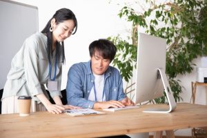 外部のデザイナーはどう探す？依頼時のポイントや注意点を知ろうのアイキャッチ画像