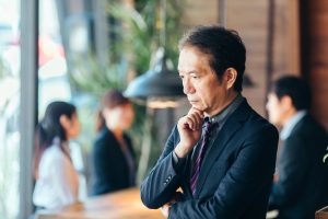 事業承継で経営者が抱える悩みとは？悩みを軽減させる方法を解説のアイキャッチ画像