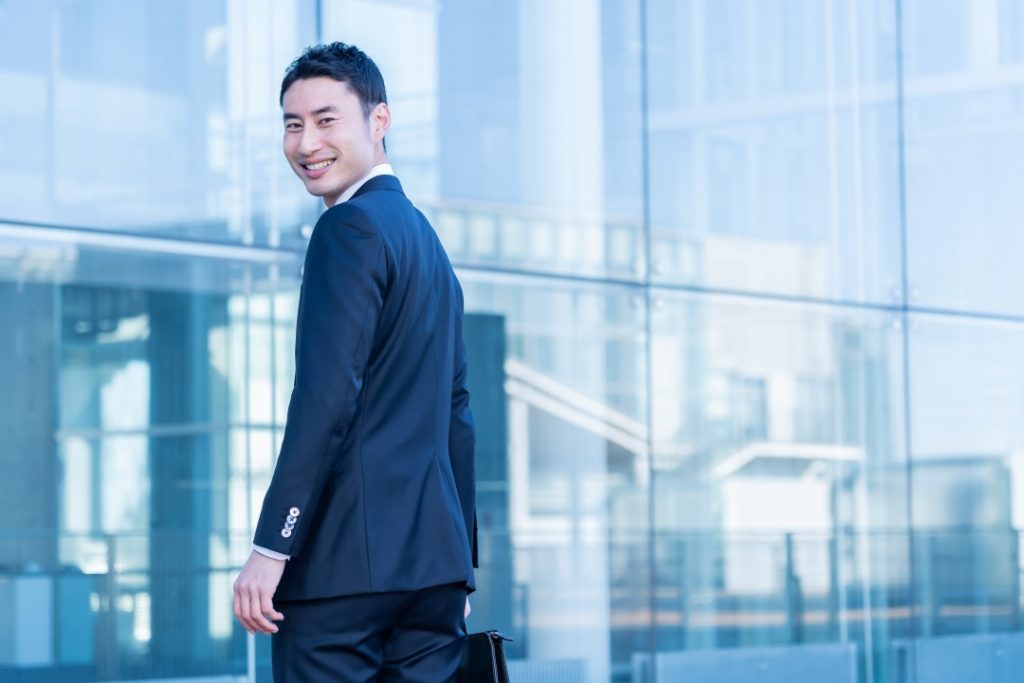 営業に向かう男性